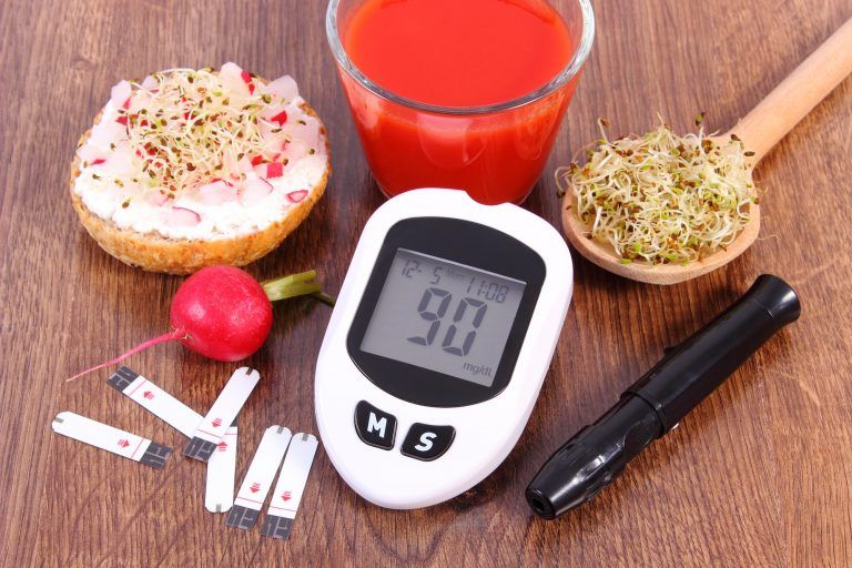 Medidor de glucosa con accesorios para diabéticos y alimentos y bebidas saludables